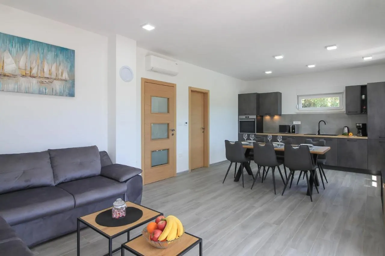 Villa Relax II With Private Pool Near The Town And The Beach By Wiibuk Šišan
