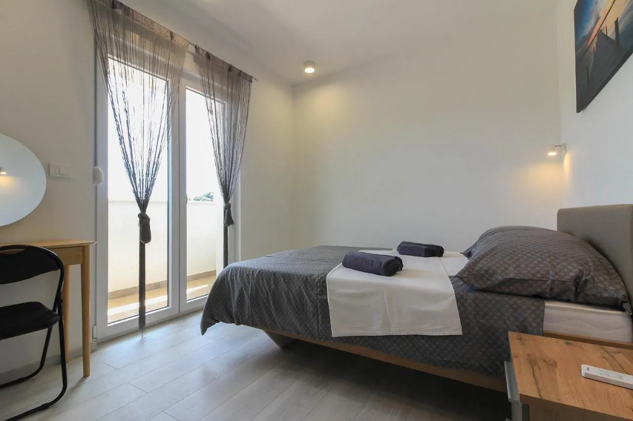 Villa Relax II With Private Pool Near The Town And The Beach By Wiibuk Sisan Croatia