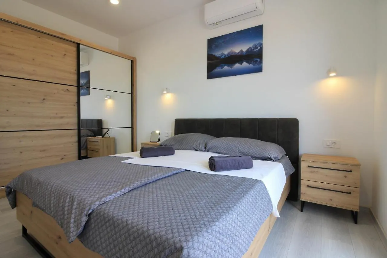 Villa Relax II With Private Pool Near The Town And The Beach By Wiibuk Sisan Croatia