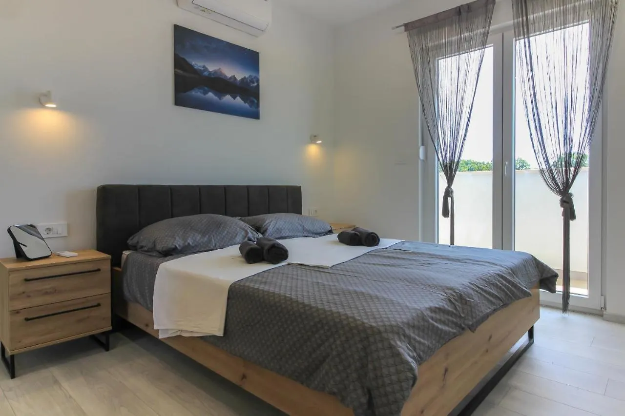 Villa Relax II With Private Pool Near The Town And The Beach By Wiibuk Sisan Croatia